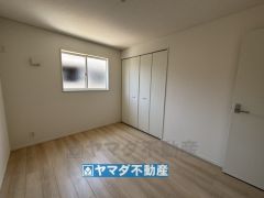 2階洋室のお部屋です。
