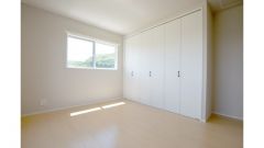 2階洋室のお部屋です。
