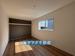 2階洋室9帖のお部屋収納はオープンクローゼット