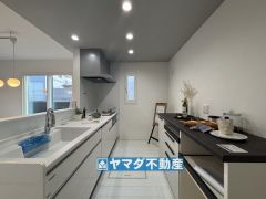 収納たっぷりのシステムキッチン