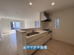 キッチンからご家族との会話ができますね。