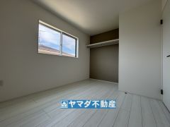 2階洋室のお部屋です