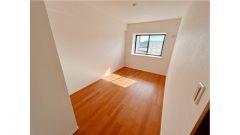 洋室6.5帖のお部屋です。