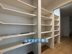 内玄関には大容量のシューズクローク