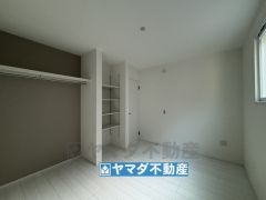 2階洋室6.75帖のお部屋です。