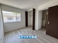 2」階洋室のお部屋です。