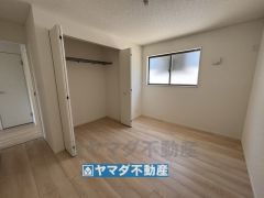 2階洋室6帖のお部屋です