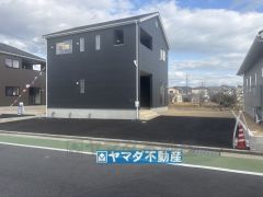 広々とした駐車場には駐車5台可能