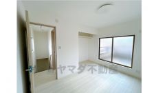 リフォーム済　2階洋室6帖のお部屋です。