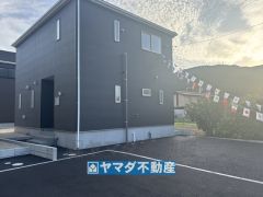 1号棟ケイミュー外壁は汚れが付きにくい効果を併せ持つ特徴があります。
