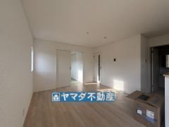 リビングの広さに加えて和室の入り口を開放すればさらに広々とした空間になります