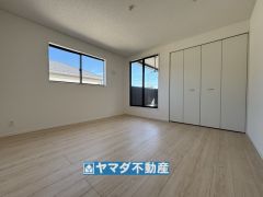 2階洋室8帖のお部屋です。