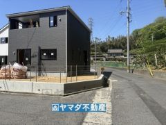 4号棟ケイミュー外壁は汚れが付きにくい効果を併せ持つ特徴があります。