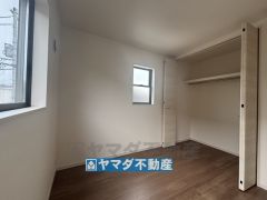 2階洋室のお部屋です