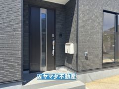 玄関横にはポストが設置