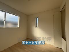 2階洋室4.5帖のお部屋です。