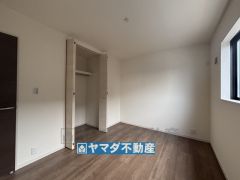 2階洋室のお部屋です