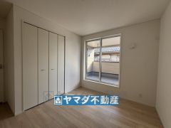 2階洋室5.7帖のお部屋です。