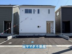 5号棟ケイミュー外壁材に施された親水コーティングは汚れが付きにくい効果を併せ持つ特徴があります。