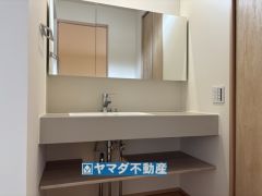 広々とした洗面台