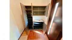 玄関には大容量のシューズボックスがあります