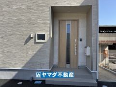 玄関横にはポストも設置
