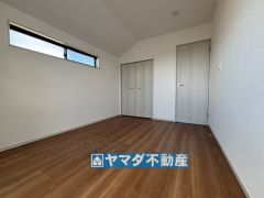 2階洋室6帖のお部屋です。