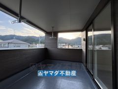 屋根があるので急な雨でも安心ですね