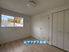 2階洋室6帖のお部屋です。
