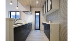 勝手口のあるシステムキッチン