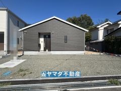 2号棟ケイミュー外壁は汚れが付きにくい効果を併せ持つ特徴があります。