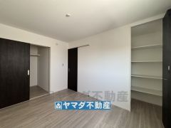 2階洋室6帖のお部屋です