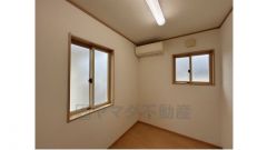 2階洋室北西3.6帖のお部屋です