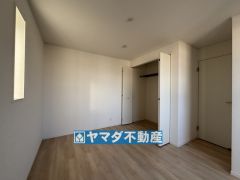 2階洋室6.5帖のお部屋です。