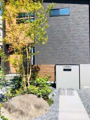 おしゃれな玄関アプローチ