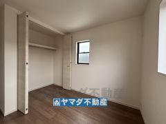 2階洋室のお部屋です