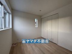 2階洋室5.5帖のお部屋です。