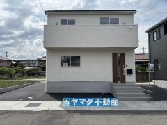 2号棟ケイミュー外壁は汚れが付きにくい効果を併せ持つ特徴があります。