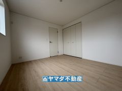 2階洋室6帖のお部屋です。