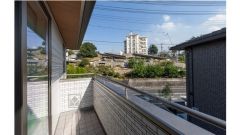 2階洋室10.8帖のお部屋のバルコニーです