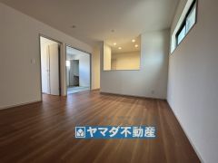 リビングの広さに加えて和室の入り口を開放すればさらに広々とした空間になります