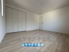 2階洋室9帖のお部屋です