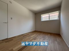 2階洋室5.5帖のお部屋です。