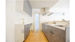 勝手口のあるシステムキッチン