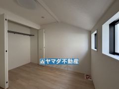 2階洋室4.5帖のお部屋です。