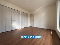 2階洋室のお部屋にはたっぷり収納