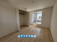 2階洋室6帖のお部屋です。