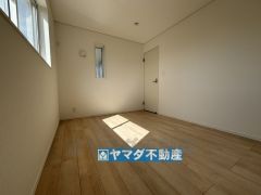 2階洋室6帖のお部屋です。