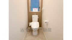 1．2階トイレ新品交換済