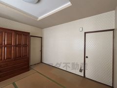 和室8帖のお部屋です